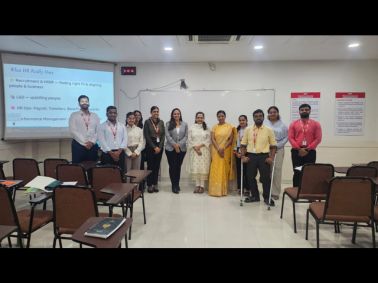 MET Alumna Guides HR Students on Corporate Expectations
