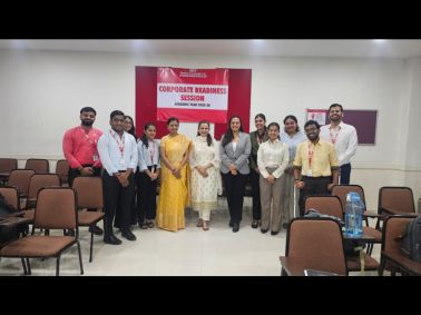 MET Alumna Guides HR Students on Corporate Expectations