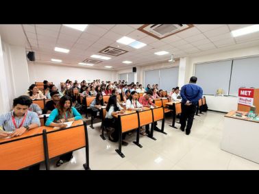Digital Learning with MOOCs