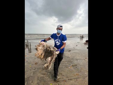 MET PGDM Students Lead the Way in Beach Clean-Up Drive
