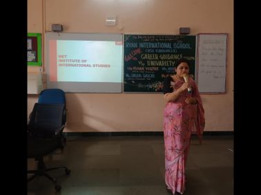 Know Your University Session by MET IIS