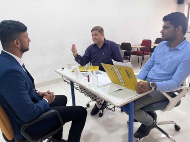 MET Hosts Mock Interview for Management Students