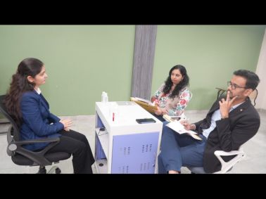 MET Hosts Mock Interview for Management Students