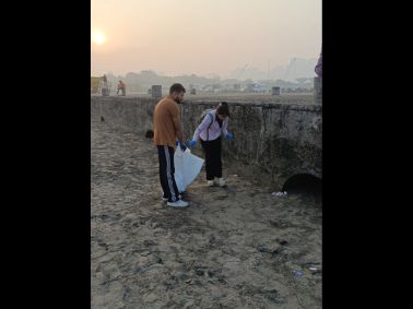 Beach Cleanup with Project Mumbai