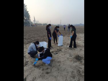 Beach Cleanup with Project Mumbai