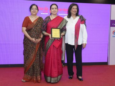 Mrs. Vishakha Bhujbal Receives Woman Achiever Award