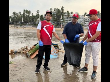 MET AMDC Students Organise Beach Clean-Up Drive
