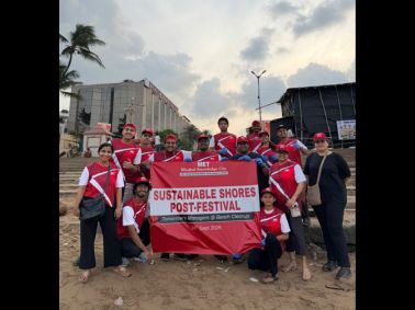 MET AMDC Students Organise Beach Clean-Up Drive