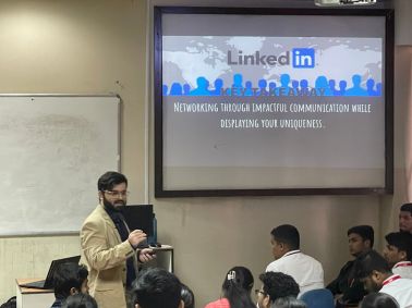 Networking on LinkedIn for management studies